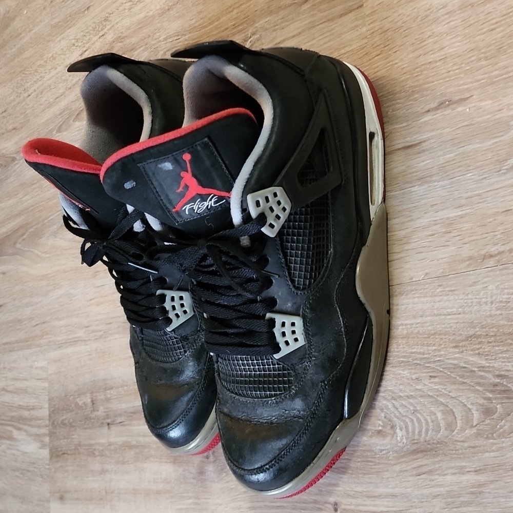Jordan 4 Bred